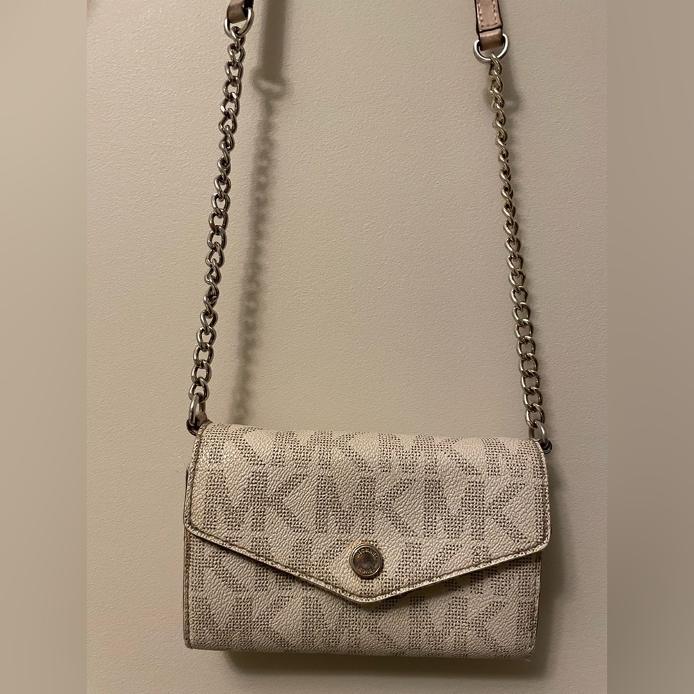 ✨ Michael Kors Crossbody 👛